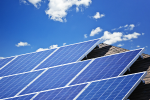 Realizzare, connettere e avviare piccoli impianti fotovoltaici sui tetti degli edifici